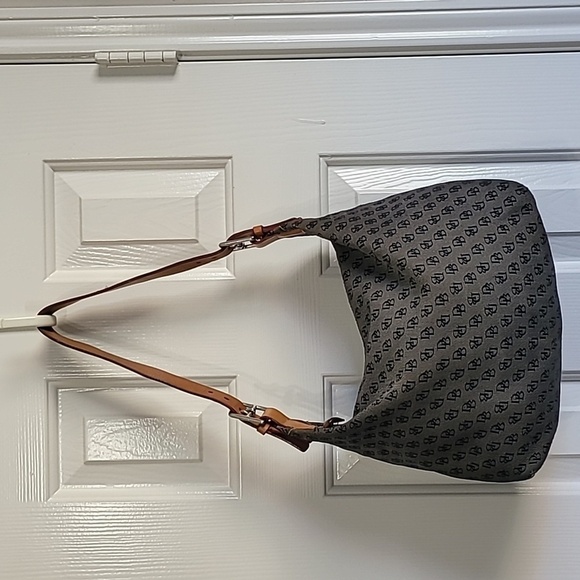 Dooney & Bourke Handbags - Vintage Dooney & Bourke Shoulder Bag